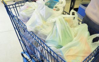 SUPERMERCADO É OBRIGADO A EMBALAR