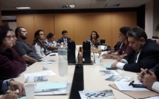 COMISSÃO EM REUNIÃO POR PAQUETÁ