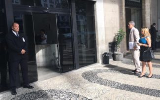 Zoológico: começa a luta