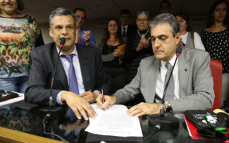 OAB/RJ assina pacto em defesa dos animais comunitários