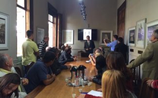 Câmara de Petrópolis, RJ, debate troca de charretes por carros elétricos