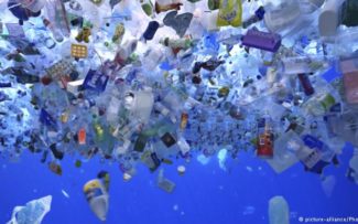 União Europeia avança para banir plástico descartável