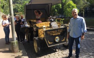 Presidente da Comissão Nacional de Proteção e Defesa dos Animais da OAB conhece as carruagens elétricas